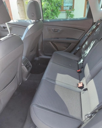 Seat Leon cena 70050 przebieg: 61700, rok produkcji 2019 z Łódź małe 562
